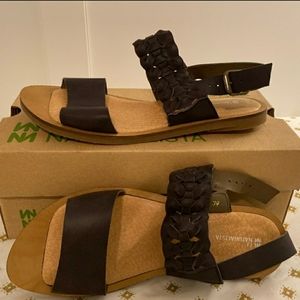 New El Naturalista Tulip Sandals